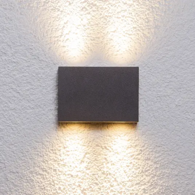 Square outdoor wall light Henor with 4 LEDs