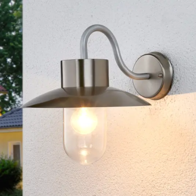 Nordic-looking Leenke outdoor wall lamp