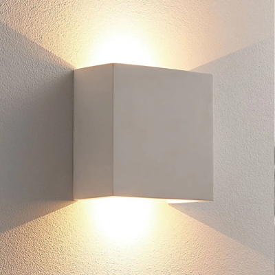 Anneke - kvadratinis LED sieninis šviestuvas iš gipso