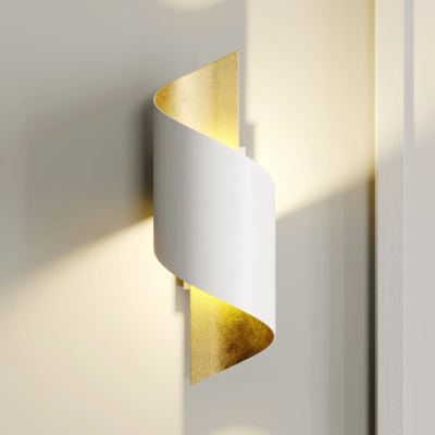 Metal LED wall lamp Desirio, white gold